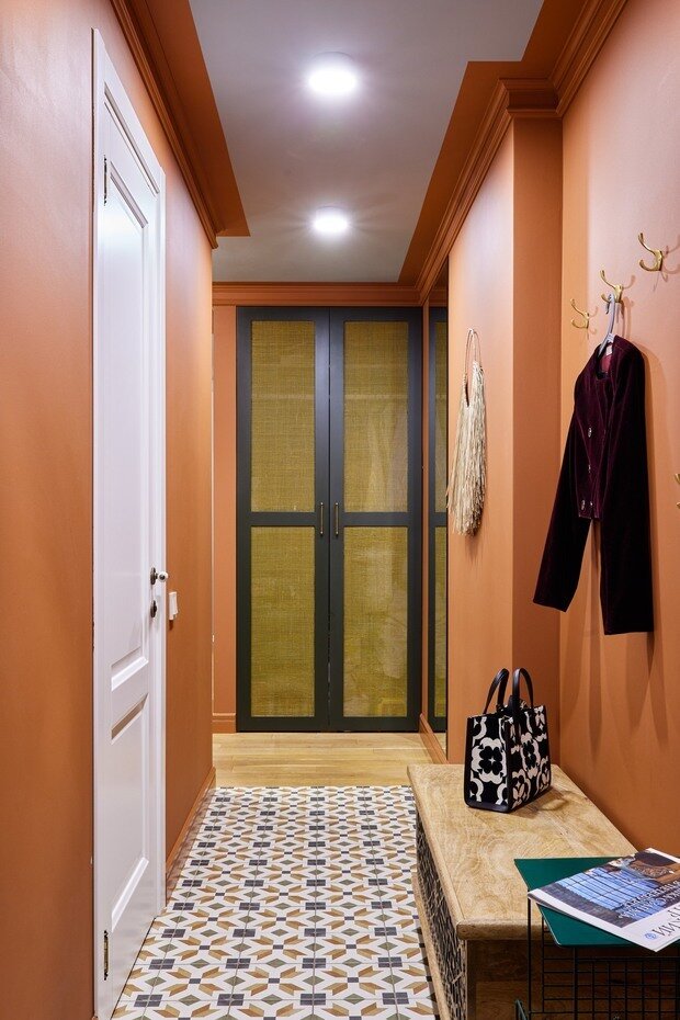 Фотография: Прихожая в стиле Скандинавский, Эклектика, Винтажный, Малогабаритная квартира, Квартира, Проект дня, Санкт-Петербург, 2 комнаты, 40-60 метров, Эльнара Майылова – фото на INMYROOM