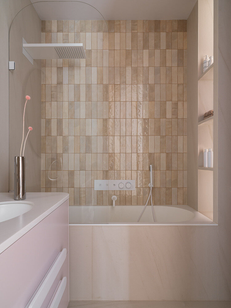 Фотография: Ванная в стиле Современный, Квартира, Проект дня, Москва, 3 комнаты, 40-60 метров, Анастасия Ковальчук – фото на INMYROOM Фотография: Ванная в стиле Современный, Квартира, Проект дня, Москва, 3 комнаты, 40-60 метров, Анастасия Ковальчук – фото на INMYROOM