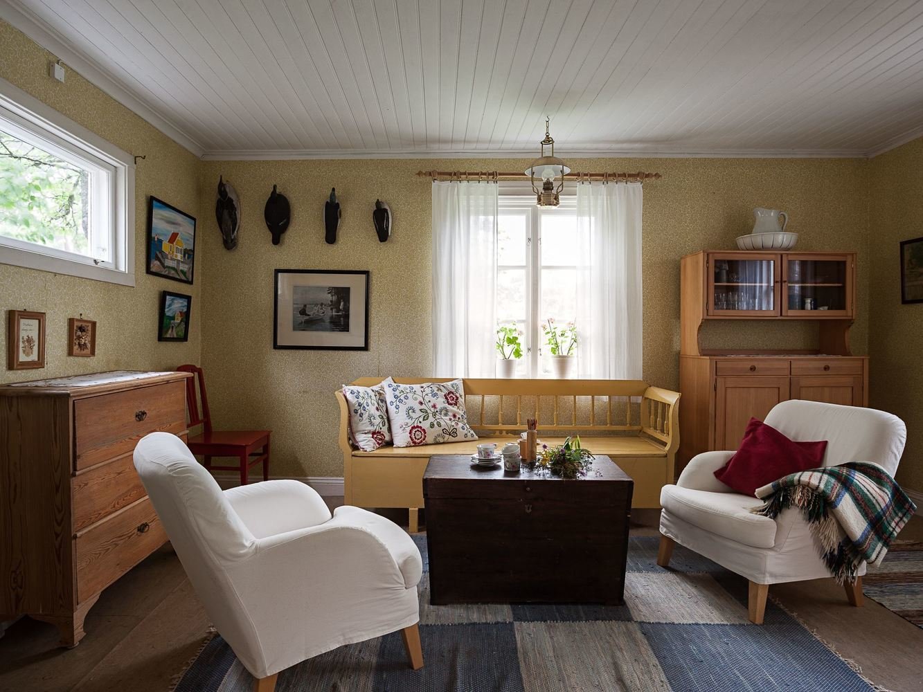 Фотография: в стиле , Прованс и Кантри, Скандинавский, Дом, Белый, Дача, Особняк, Красный, Зеленый, Дом и дача, Более 90 метров – фото на INMYROOM Фотография: в стиле , Прованс и Кантри, Скандинавский, Дом, Белый, Дача, Особняк, Красный, Зеленый, Дом и дача, Более 90 метров – фото на INMYROOM