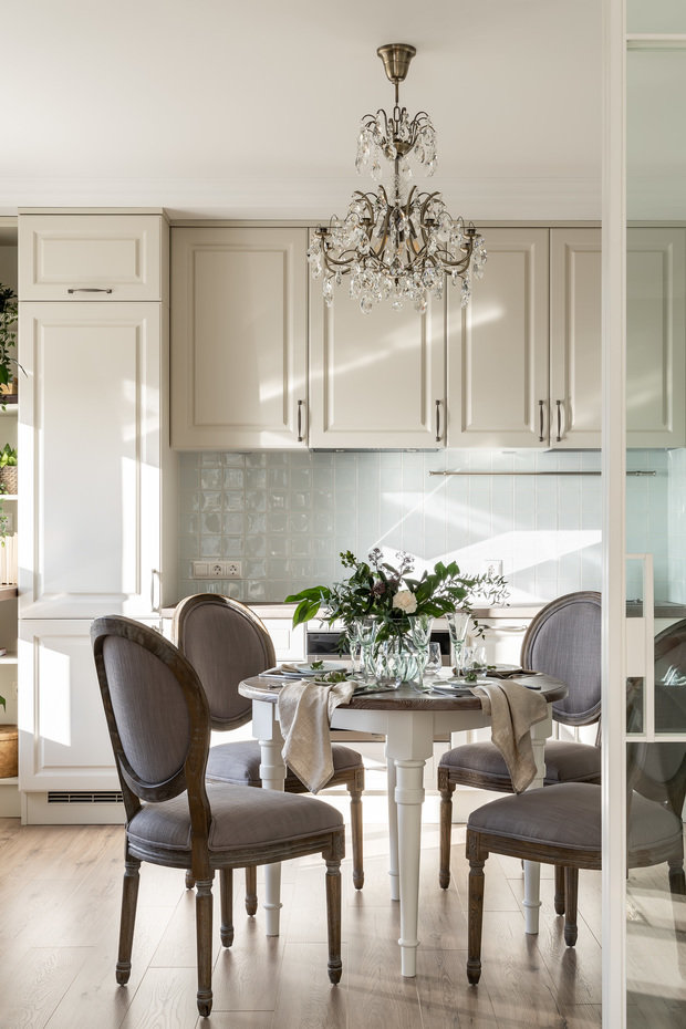 Фотография: Кухня и столовая в стиле Прованс и Кантри, Современный, Квартира, Проект дня, Санкт-Петербург, 2 комнаты, 60-90 метров, Наталья Исаченко – фото на INMYROOM