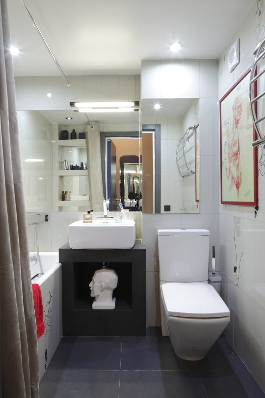 Фотография: Ванная в стиле Хай-тек, Малогабаритная квартира, Квартира, Студия, Дома и квартиры, Проект недели – фото на INMYROOM