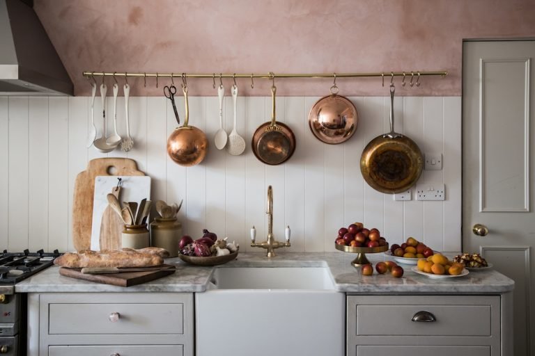 Фотография: Кухня и столовая в стиле Прованс и Кантри, Декор интерьера, Квартира, Лондон – фото на INMYROOM Фотография: Кухня и столовая в стиле Прованс и Кантри, Декор интерьера, Квартира, Лондон – фото на INMYROOM