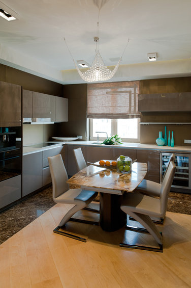 Фотография: Кухня и столовая в стиле Современный, Хай-тек, Квартира, Дома и квартиры, Подсветка – фото на INMYROOM