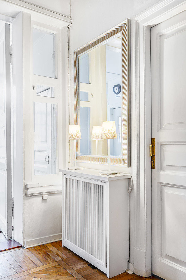 Фотография: Декор в стиле Скандинавский, Декор интерьера, Дом, Аксессуары, Мебель и свет, Белый, Черный, Москва, Красный, Зеленый, Бежевый, Синий, Серый, Коричневый, ИКЕА, Мортен Франкбю, Melanie O'Brien, Eric Boudart, посольство Швеции в России, ИКЕА в старинном особняке, масс-маркет в дипмиссии, дом шведского советника по культуре – фото на INMYROOM