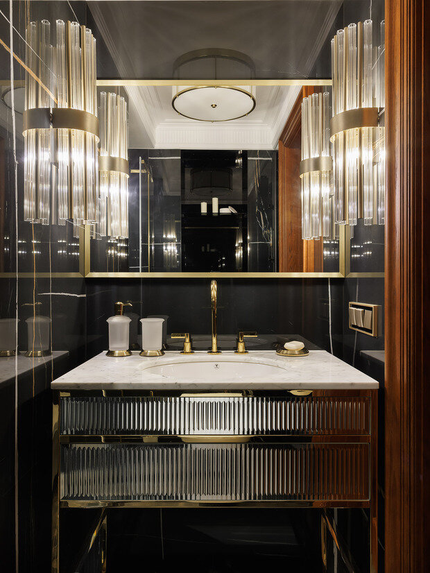 Фотография: Ванная в стиле Классический, Современный, Эклектика, Квартира, Проект дня, Санкт-Петербург, Кирпичный дом, 4 и больше, Более 90 метров, Эксклюзивные проекты, современный с элементами классики и роскоши, Елена Куртина, Жанна Тульнова – фото на INMYROOM