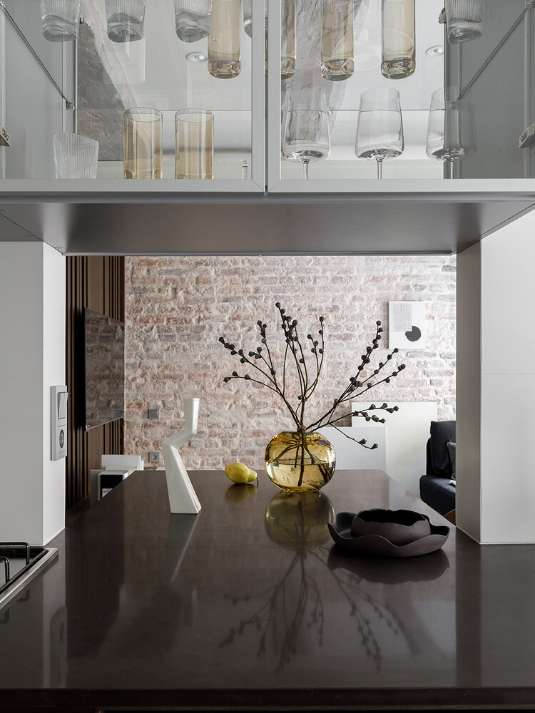 Фотография: Кухня и столовая в стиле Современный, Малогабаритная квартира, Квартира, Студия, Проект недели, Санкт-Петербург, Кирпичный дом, до 40 метров, Background studio – фото на INMYROOM