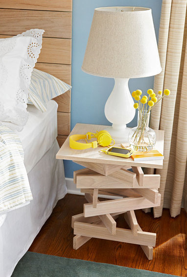 Фотография: Мебель и свет в стиле Современный, Эко, Спальня, Интерьер комнат, Советы, Стол, Кровать – фото на INMYROOM