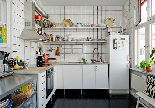 Фотография: Кухня и столовая в стиле Прованс и Кантри, Декор интерьера, Дом, Декор дома, Плитка, Мозаика, Кухонный фартук – фото на INMYROOM Фотография: Кухня и столовая в стиле Прованс и Кантри, Декор интерьера, Дом, Декор дома, Плитка, Мозаика, Кухонный фартук – фото на INMYROOM