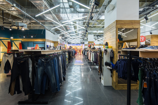Фото из портфолио OrangeClub — Освещение магазина одежды – фотографии дизайна интерьеров на INMYROOM