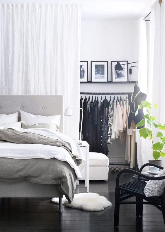 Фотография: в стиле , Спальня, Малогабаритная квартира, Советы, декор маленькой спальни, обустройство маленькой спальни, как сделать маленькую спальню уютной – фото на INMYROOM