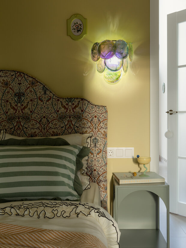 Фотография: Спальня в стиле Современный, Эклектика, Дом, Проект дня, Дом и дача, Свердловская область, 3 комнаты, 60-90 метров, современный с элементами нежного романтизма, Кристина Салангина, Анастасия Гавриленко – фото на INMYROOM