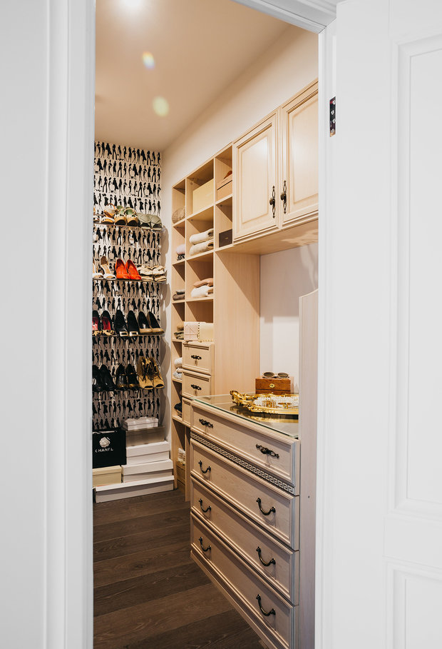 Фотография: Гардеробная в стиле Классический, Ванная, Гостиная, Спальня, Квартира, Проект недели, 2 комнаты, 40-60 метров, ПРЕМИЯ INMYROOM – фото на INMYROOM