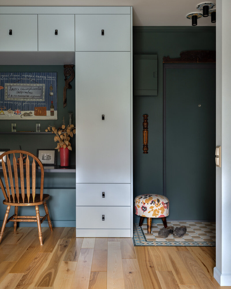 Фотография: Прихожая в стиле Прованс и Кантри, Эклектика, рустикальный с элементами современного, Малогабаритная квартира, Квартира, Проект дня, 1 комната, до 40 метров, Винтажный, Соня Кондрашина, Санкт-Петербруг – фото на INMYROOM