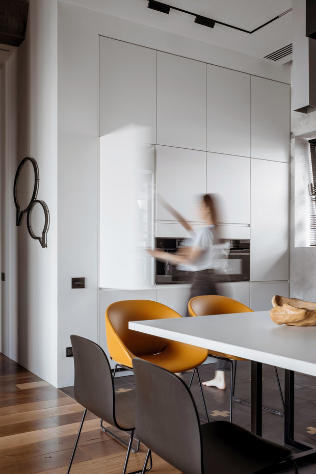 Фотография: Кухня и столовая в стиле Минимализм, Лофт, Квартира, Проект недели, Москва, 3 комнаты, Более 90 метров – фото на INMYROOM