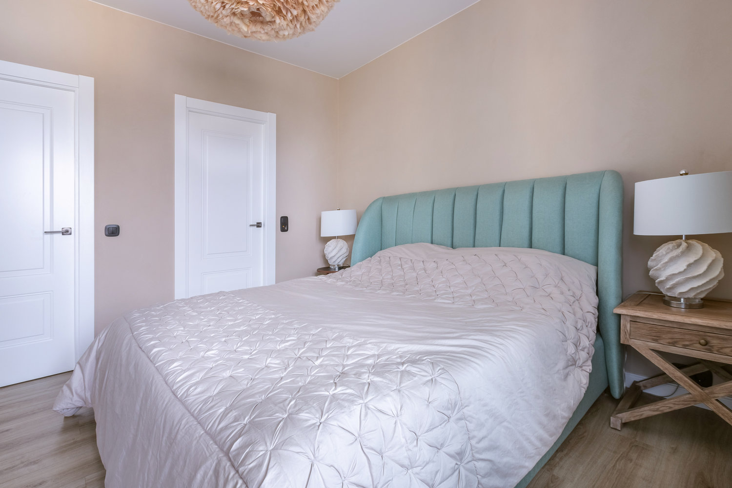 Фотография: Спальня в стиле Скандинавский, Эклектика, Проект недели, Санкт-Петербург, Эко, 3 комнаты, 60-90 метров, I am design studio – фото на INMYROOM