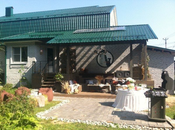 Фотография: Терраса в стиле Лофт, Скандинавский, Эклектика, Аксессуары, Декор, Мебель и свет, Белый, Дача, Бежевый, Серый, Оранжевый, Бирюзовый, Коричневый, Эко, Подмосковье, Дом и дача, Фазенда, Фундэкс, ENS Group, Home Melody, KAMROCK, Luminarc, Полигаль Восток, Artpole, терраса в стиле лофт, деревянный подиум, деревянный амфитеатр, лофт под открытым небом, ТД Текстиль, Северсталь, Премьер Профиль, Стамет, Мульча. РФ, Weber, Bironi, Dream Bag, Story Storet, Nobilis Marco, Casablanca, Юлия Швыченкова – фото на INMYROOM