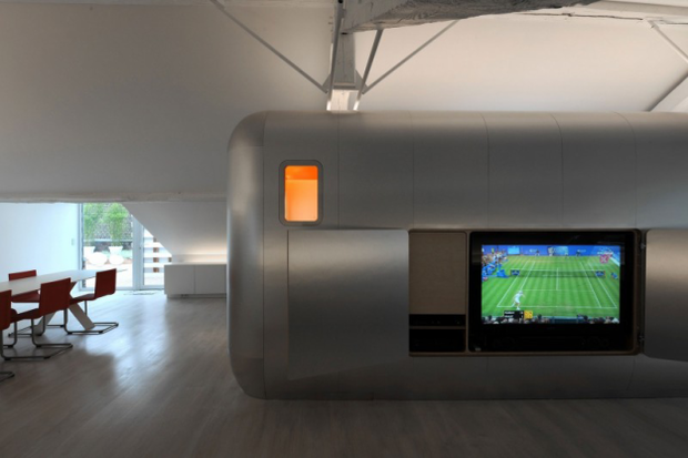 Фотография: Гостиная в стиле Хай-тек, Лофт, Современный, Квартира, Дома и квартиры, Футуризм – фото на INMYROOM