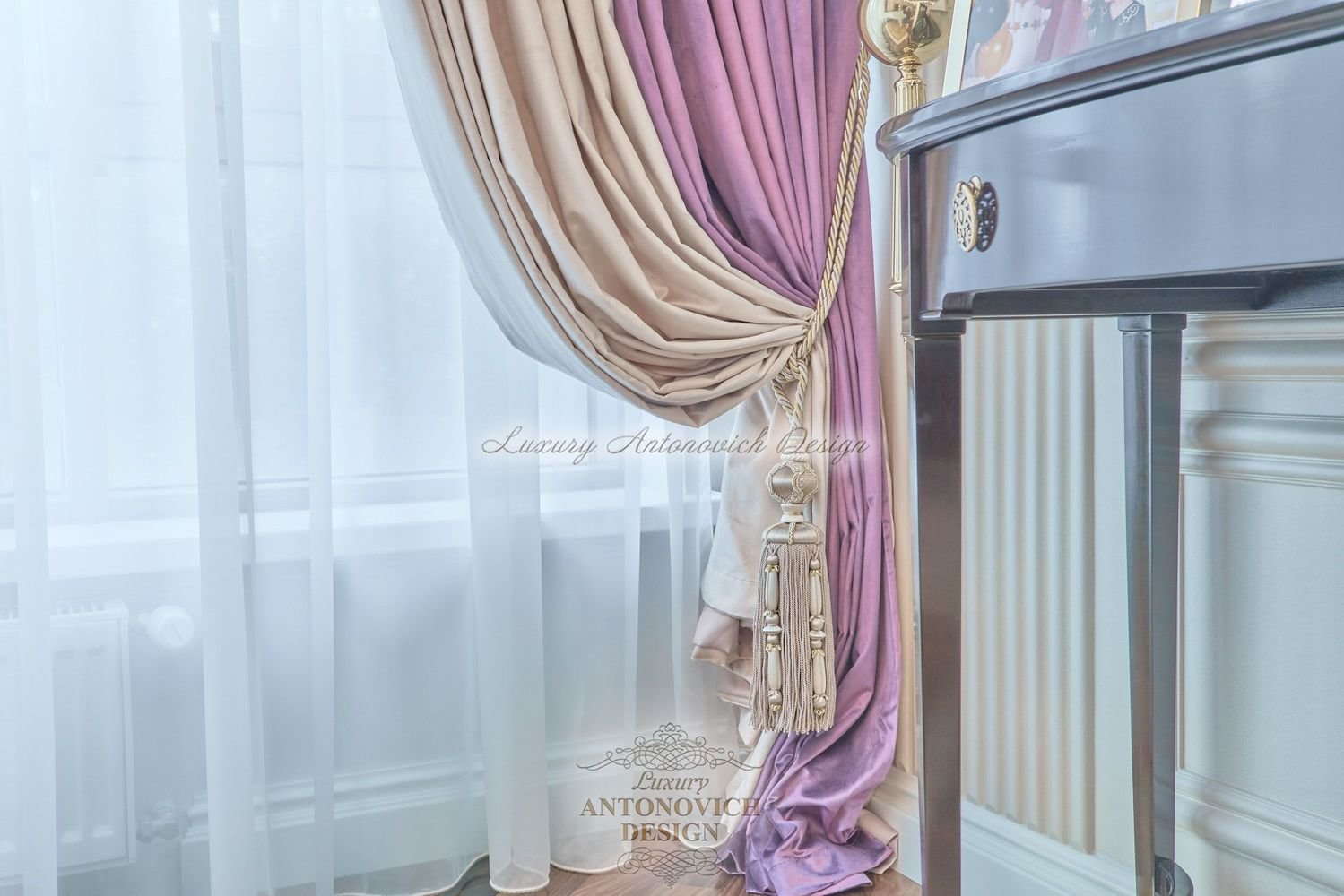 Фото из портфолио Декорирование шторами квартиры в стиле неоклассика – фотографии дизайна интерьеров на INMYROOM Фото из портфолио Декорирование шторами квартиры в стиле неоклассика – фотографии дизайна интерьеров на INMYROOM