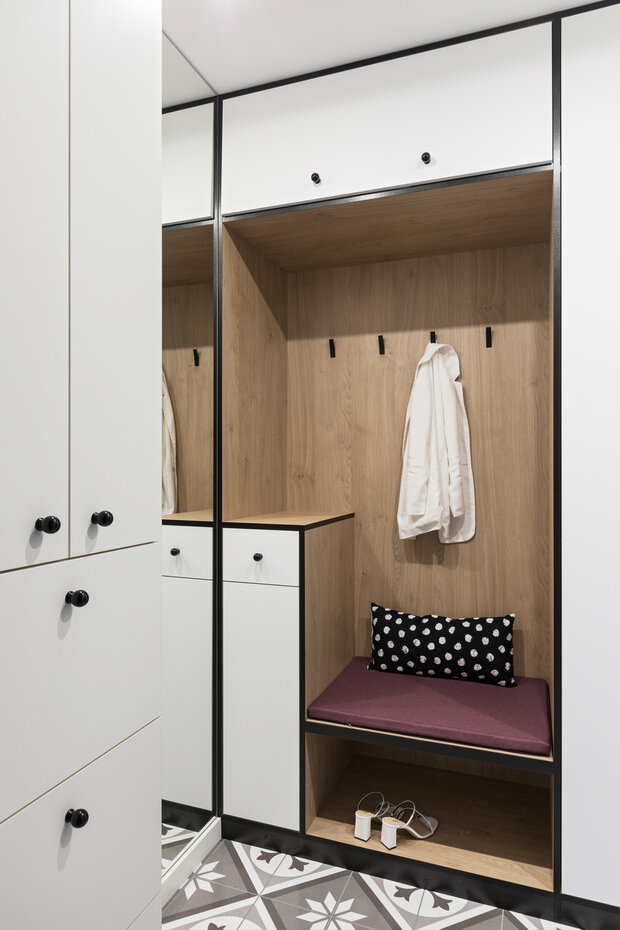 Фотография: Прихожая в стиле Скандинавский, Современный, Малогабаритная квартира – фото на INMYROOM