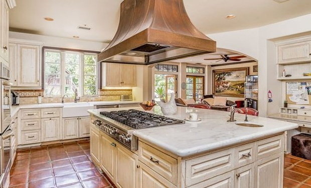 Фотография: Кухня и столовая в стиле Прованс и Кантри, покупки – фото на INMYROOM