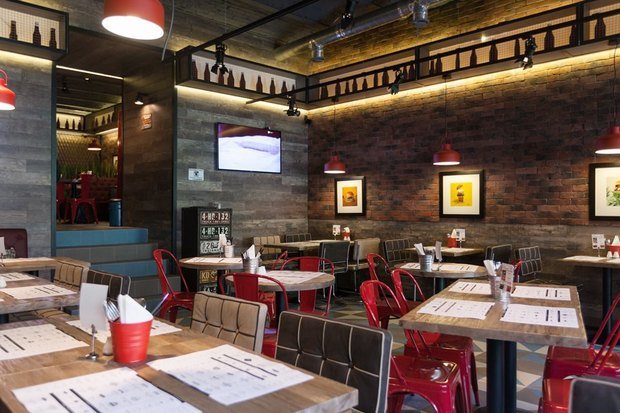 Фото из портфолио Бургерная Ketch Up Burgers на Литейном – фотографии дизайна интерьеров на INMYROOM