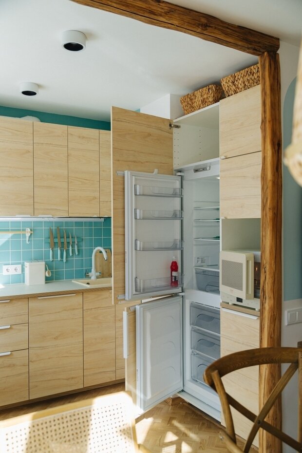 Фотография: Кухня и столовая в стиле Скандинавский, Восточный, Малогабаритная квартира, Квартира, Проект недели, Москва, Эко, Хрущевка, 2 комнаты, 40-60 метров, Павел Фотеев – фото на INMYROOM