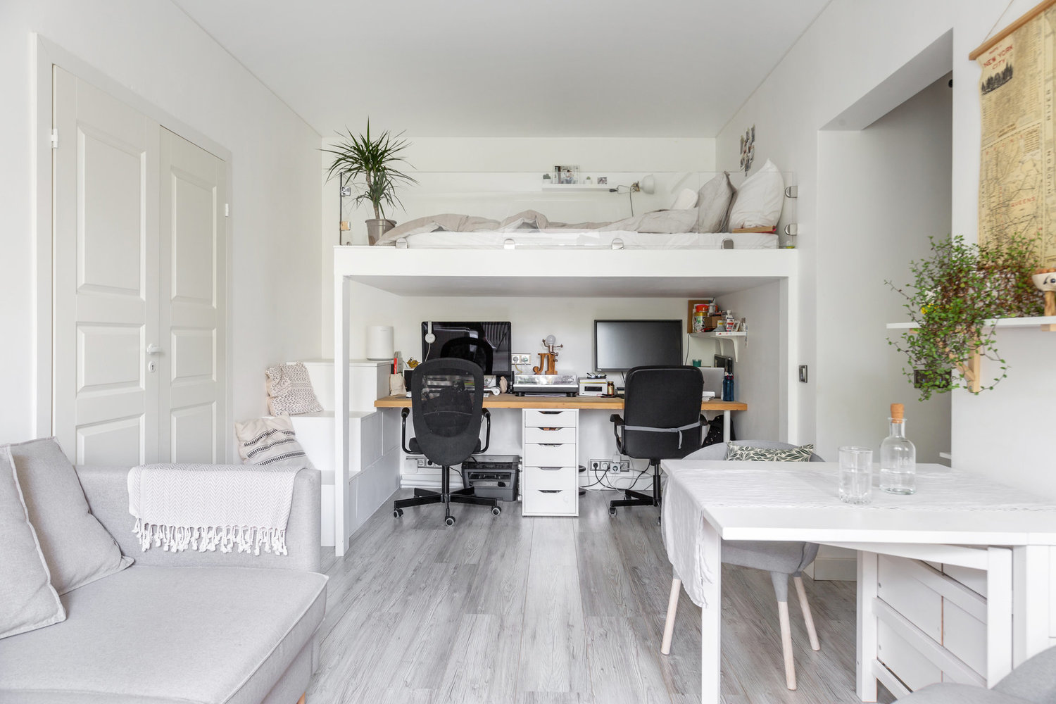 Фотография: Гостиная в стиле Скандинавский, Малогабаритная квартира, Марина Саркисян, хранение вещей, хранение в квартире, Cultura-дизайн, энциклодпедия_малогабаритка, Katyshhha, Юлия Шмидт, Александра Таранова, Наталья Чувинова, Anova Interior Design, Даша Третьякова, Екатерина Уланова – фото на INMYROOM