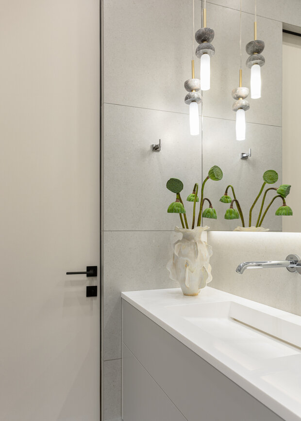 Фотография: Ванная в стиле Современный, Квартира, Проект дня, Монолитный дом, 3 комнаты, Более 90 метров, Эксклюзивные проекты, Оксана Галактионова, минимализм с элементами современного дизайна – фото на INMYROOM