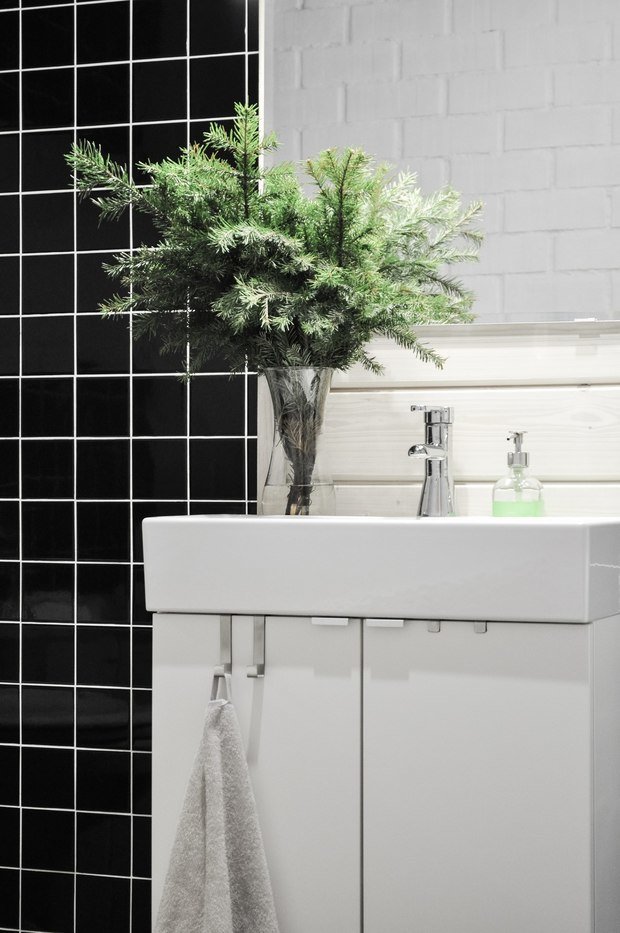 Фотография: Ванная в стиле Скандинавский, Малогабаритная квартира, Квартира, Проект недели, новостройка, Магнитогорск, Алексей Гуркин, Монолитный дом, 2 комнаты, 40-60 метров – фото на INMYROOM