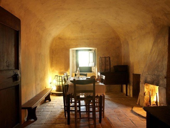 Фотография: Кухня и столовая в стиле Прованс и Кантри, Дома и квартиры, Городские места, Отель – фото на INMYROOM