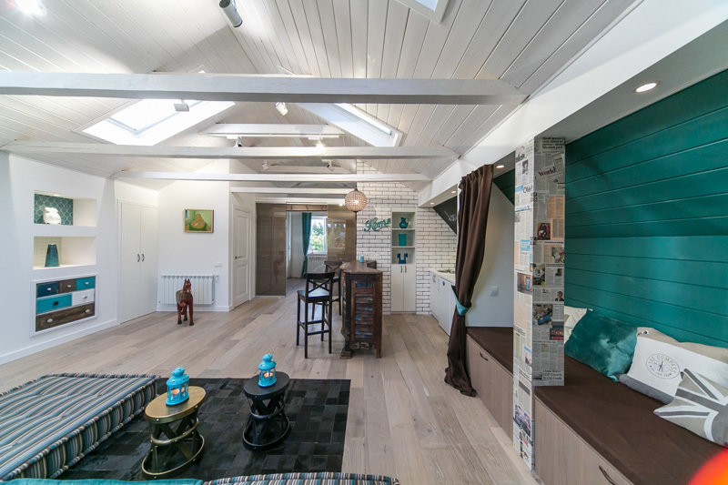 Фотография: Гостиная в стиле Прованс и Кантри, Скандинавский, Современный, Интерьер комнат, Дача, Дачный ответ, Мансарда – фото на INMYROOM Фотография: Гостиная в стиле Прованс и Кантри, Скандинавский, Современный, Интерьер комнат, Дача, Дачный ответ, Мансарда – фото на INMYROOM