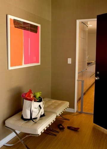 Фотография: Прихожая в стиле Современный, Декор интерьера, Дизайн интерьера, Цвет в интерьере, Желтый, Розовый, Оранжевый, Неон – фото на INMYROOM