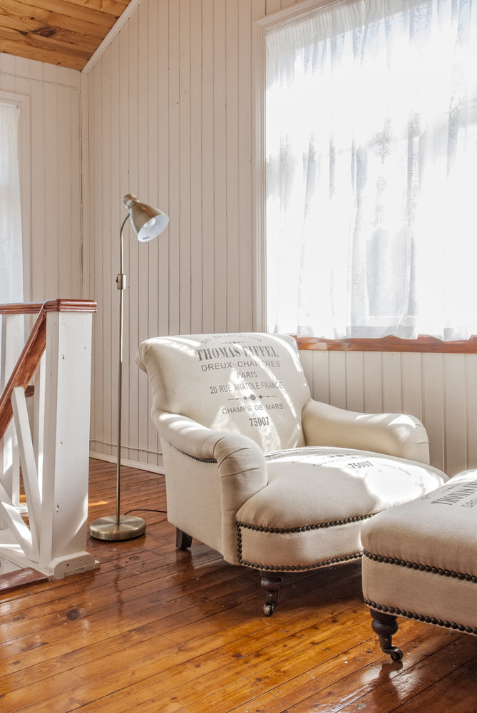 Фотография: Гостиная в стиле Прованс и Кантри, Декор интерьера, Дом, Россия, Планировки, Декор, Белый, Проект недели, Дача, ИКЕА, Подмосковье, Дом и дача, Mobilier de Maison, Молоди, Мария Наседкина, Илья Насонов – фото на INMYROOM Фотография: Гостиная в стиле Прованс и Кантри, Декор интерьера, Дом, Россия, Планировки, Декор, Белый, Проект недели, Дача, ИКЕА, Подмосковье, Дом и дача, Mobilier de Maison, Молоди, Мария Наседкина, Илья Насонов – фото на INMYROOM