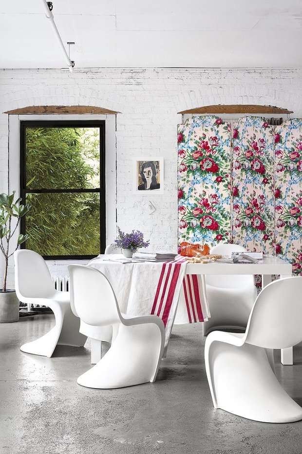 Фотография: Кухня и столовая в стиле Лофт, Эклектика, Декор интерьера, Квартира, Аксессуары, Мебель и свет – фото на INMYROOM