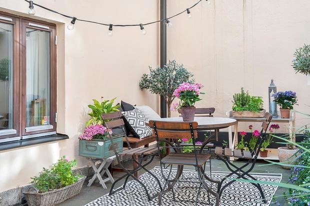 Фото из портфолио Частный дом в условиях города с собственным садом – фотографии дизайна интерьеров на INMYROOM