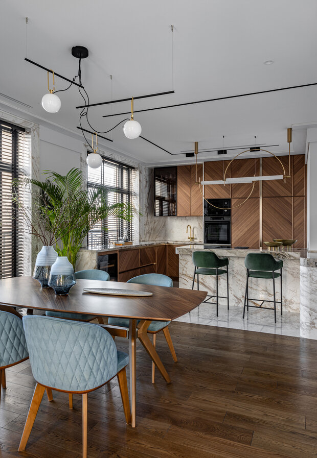 Фотография: Кухня и столовая в стиле Современный, Квартира, Проект дня, Москва, 4 и больше, Более 90 метров, современный с элементами классики и роскоши, Саша Кама – фото на INMYROOM