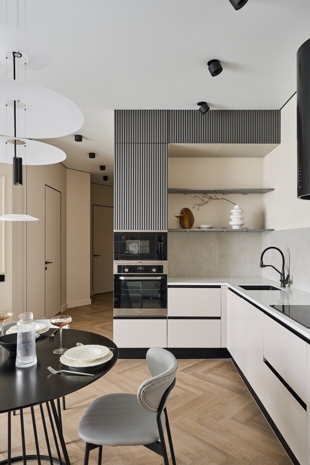 Фотография: Кухня и столовая в стиле Современный, Минимализм, Квартира, Проект недели, Москва, 2 комнаты, 40-60 метров, Елизавета Дорофеева – фото на INMYROOM