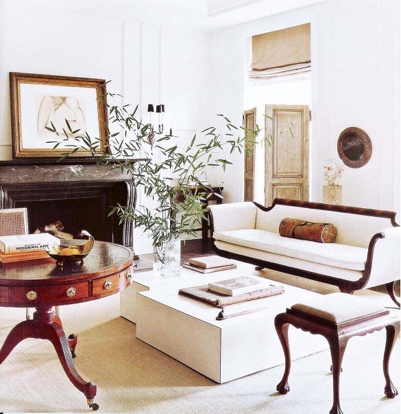 Фотография: Гостиная в стиле Прованс и Кантри, Декор интерьера, Декор дома, Картины, Окна, Пол – фото на INMYROOM Фотография: Гостиная в стиле Прованс и Кантри, Декор интерьера, Декор дома, Картины, Окна, Пол – фото на INMYROOM