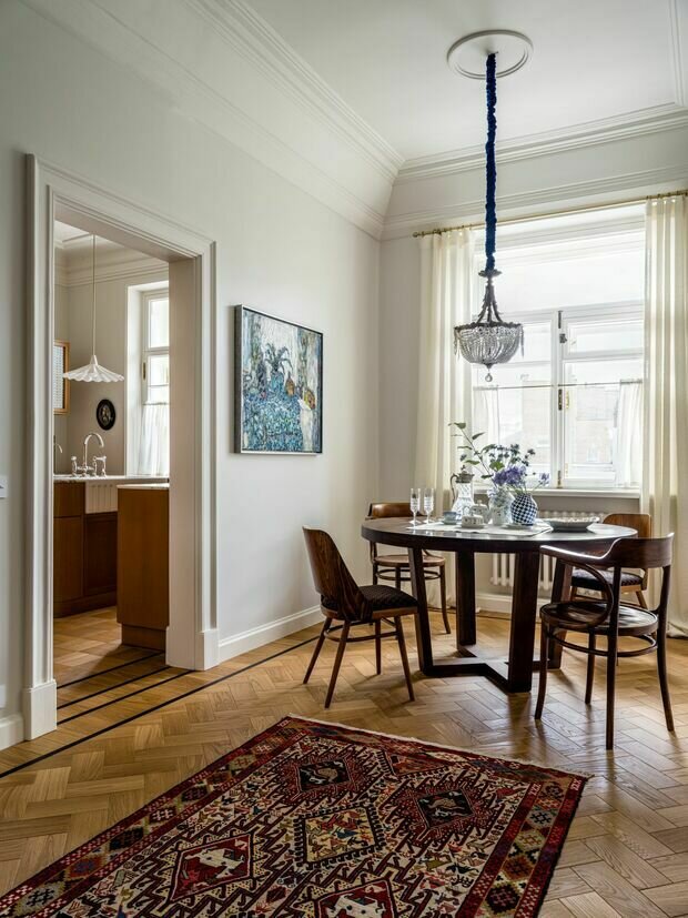 Фотография: Кухня и столовая в стиле Современный, Эклектика, Винтажный, Классический, Квартира, Проект дня, Москва, 4 и больше, Более 90 метров, Елена Учаева – фото на INMYROOM