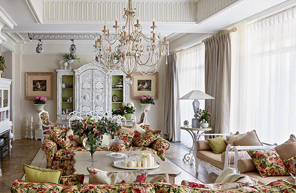 Фотография: Гостиная в стиле Классический, Декор интерьера, Comptoir de Famille, Country Corner, Мебель и свет, Стол, Интерьерная Лавка, Журнальный столик – фото на INMYROOM
