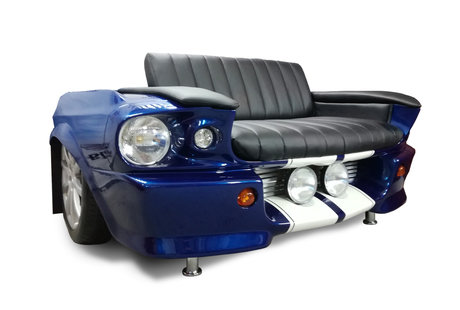 Диван из Ford Mustang