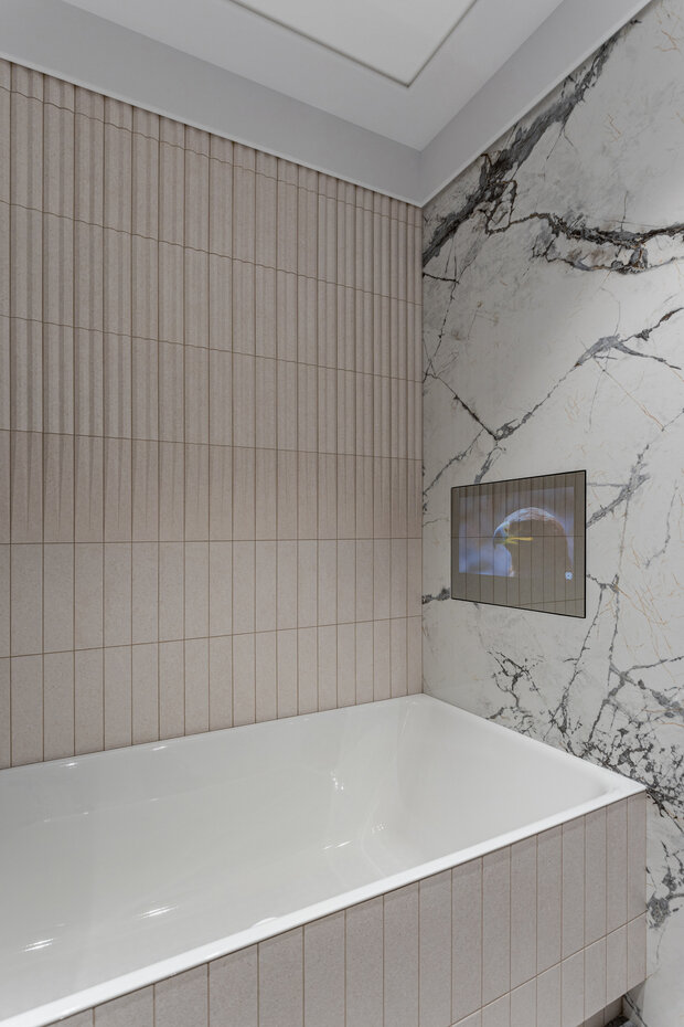 Фотография: Ванная в стиле Современный, Квартира, Проект дня, Москва, 4 и больше, Более 90 метров, современный с элементами классики и роскоши, Саша Кама – фото на INMYROOM