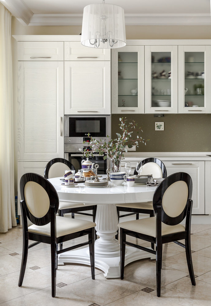 Фотография: Кухня и столовая в стиле Классический, Белый, Гид, белая кухня, Наталья Преображенская, Анастасия Рыкова, Наталья Чувинова, Алена Чмелева, Анастасия Вишневская – фото на INMYROOM Фотография: Кухня и столовая в стиле Классический, Белый, Гид, белая кухня, Наталья Преображенская, Анастасия Рыкова, Наталья Чувинова, Алена Чмелева, Анастасия Вишневская – фото на INMYROOM
