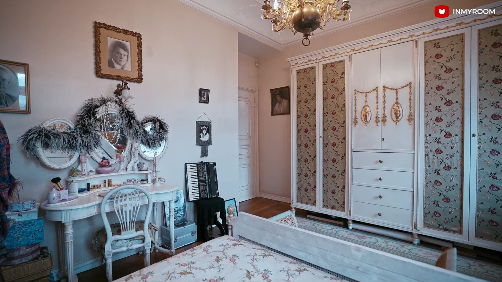 Фотография: в стиле , LIFESTYLE, Людмила Гурченко, дом актрисы, жизнь актрисы, квартира актрисы, жизнь Людмилы Гурченко, привычки актрисы, как одевалась Людмила Гурченко, гардероб актрисы, образы Людмилы Гурченко, одежда Людмилы Гурченко, как жила Людмила Гурченко, квартира Людмила Гурченко – фото на INMYROOM Фотография: в стиле , LIFESTYLE, Людмила Гурченко, дом актрисы, жизнь актрисы, квартира актрисы, жизнь Людмилы Гурченко, привычки актрисы, как одевалась Людмила Гурченко, гардероб актрисы, образы Людмилы Гурченко, одежда Людмилы Гурченко, как жила Людмила Гурченко, квартира Людмила Гурченко – фото на INMYROOM