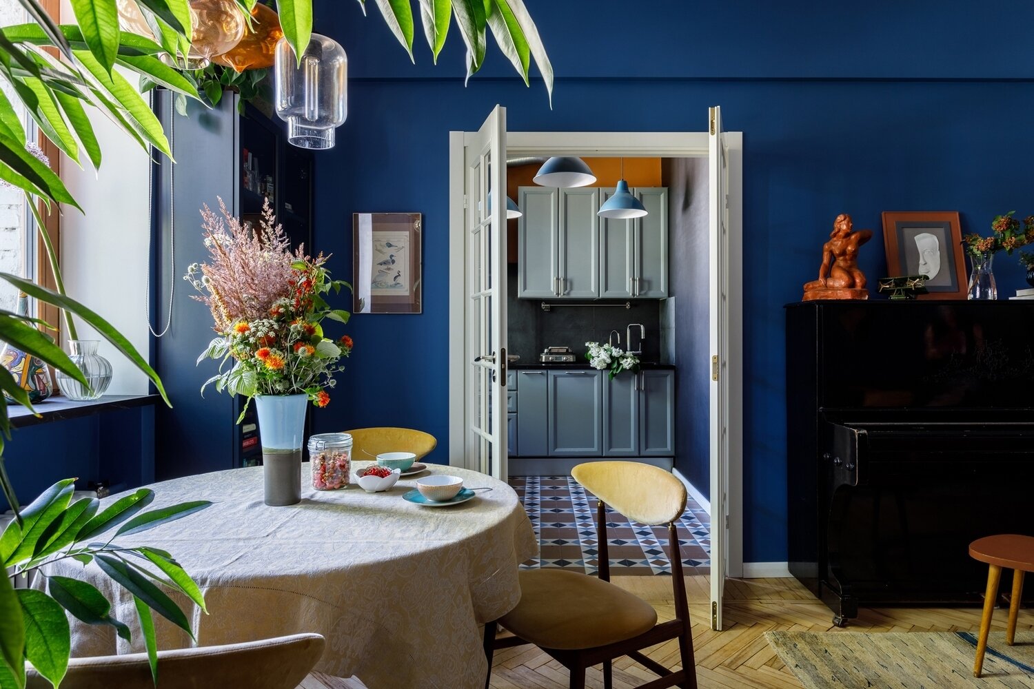 Фотография: Кухня и столовая в стиле Современный, Эклектика, Винтажный, Квартира, Проект недели, Москва, Сталинка, Кирпичный дом, 3 комнаты, 60-90 метров, I-410, Ольга Рюкина – фото на INMYROOM Фотография: Кухня и столовая в стиле Современный, Эклектика, Винтажный, Квартира, Проект недели, Москва, Сталинка, Кирпичный дом, 3 комнаты, 60-90 метров, I-410, Ольга Рюкина – фото на INMYROOM