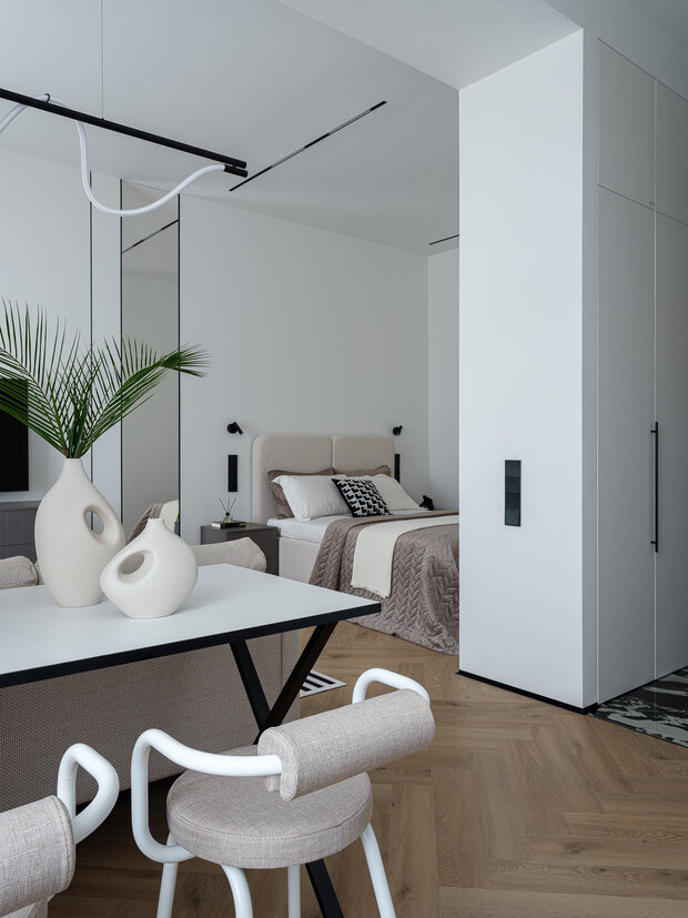 Фотография: Гостиная в стиле Современный, Минимализм, Квартира, Проект дня, Москва, Сталинка, 1 комната, до 40 метров, Nisha Buro – фото на INMYROOM