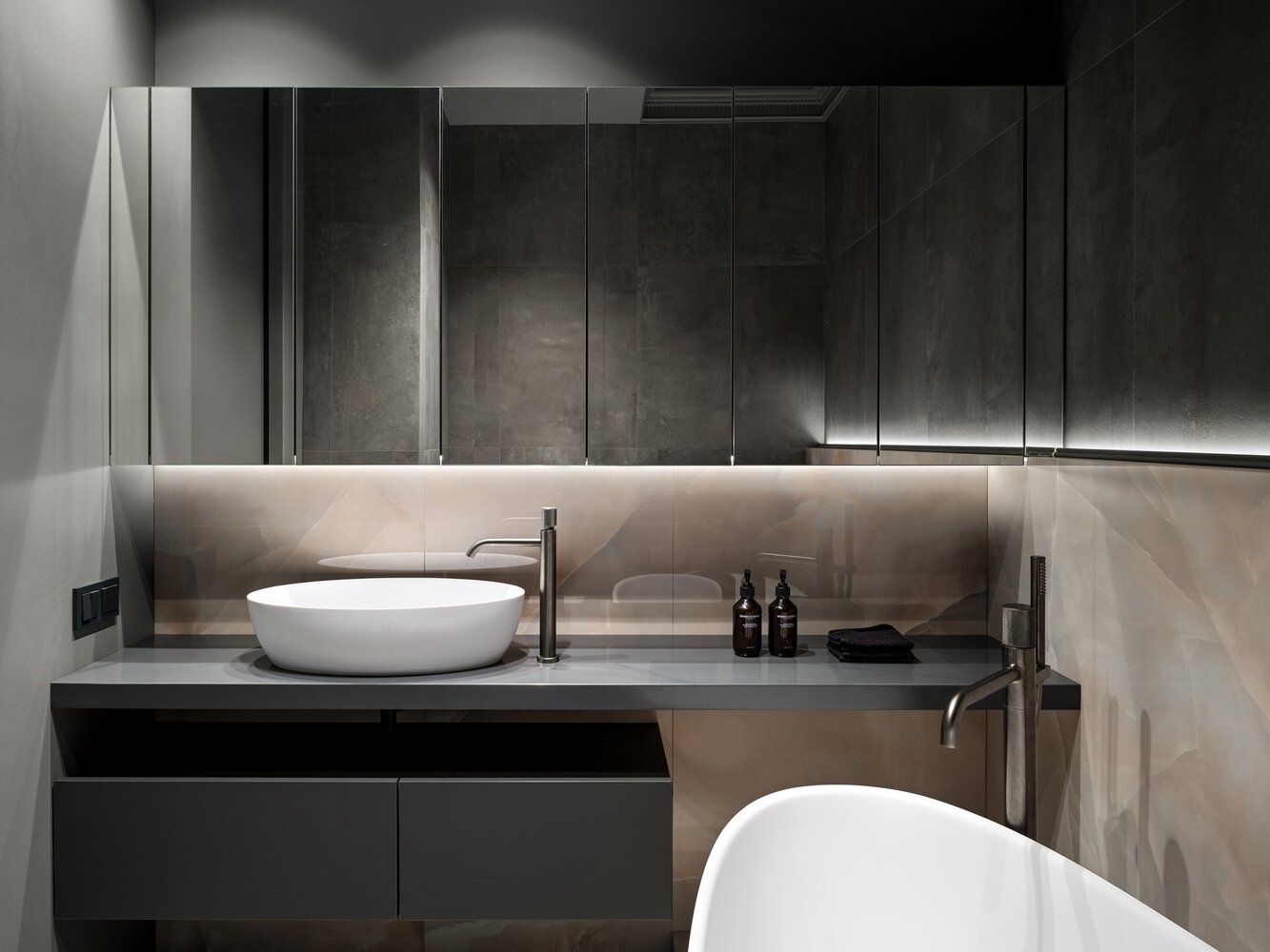 Фотография: Ванная в стиле Современный, Квартира, Проект дня, Москва, Монолитный дом, 3 комнаты, 60-90 метров, JTRoom, Юлия Тазулах – фото на INMYROOM Фотография: Ванная в стиле Современный, Квартира, Проект дня, Москва, Монолитный дом, 3 комнаты, 60-90 метров, JTRoom, Юлия Тазулах – фото на INMYROOM