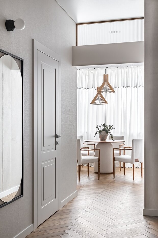 Фотография: Кухня и столовая в стиле Современный, Минимализм, Джапанди, Квартира, Проект дня, Москва, 2 комнаты, 60-90 метров, Виктория Вишневская – фото на INMYROOM