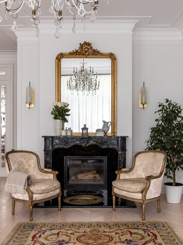 Фотография: Гостиная в стиле Классический, Современный, Эклектика, Проект дня, Казань, Таунхаус, Кирпичный дом, 4 и больше, Более 90 метров, современный с элементами классики и роскоши, Роман Миронов, Андрей Васильев, PLATFORM – фото на INMYROOM
