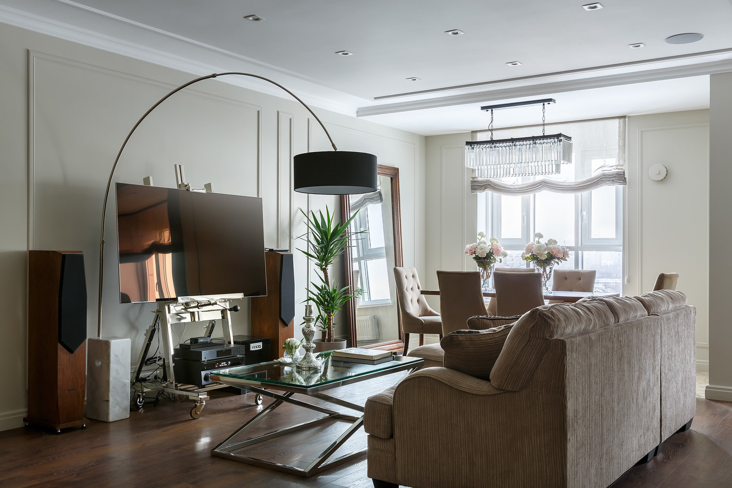 Фотография: Гостиная в стиле Классический, Современный, Квартира, Проект недели, Санкт-Петербург, Монолитный дом, 4 и больше, Более 90 метров, Дизайн-Холл – фото на INMYROOM